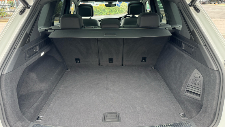 Volkswagen Touareg 3.0 V6 TDI 4Motion Black Edition 5dr Tip Auto Diesel Estate